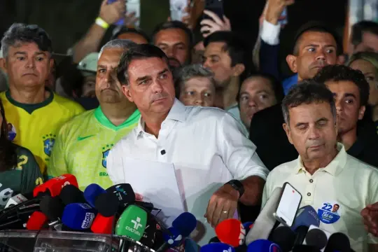 فلافيو بولسونارو يرفض الاعتراف بهزيمته أمام لولا دا سيلفا ويهدد بالطعن في نتائج الانتخابات