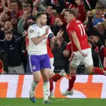 نوتنجهام فورست يهزم أستون فيلا بهدف نظيف ويقترب من نهائي الدوري الأوروبي