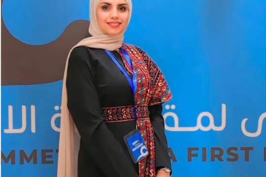 «مدى» يدين اعتقال الصحفية إيناس إخلاوي ويصفه بالاعتقال التعسفي