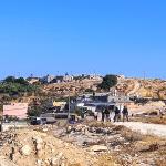 تصعيد إسرائيلي في الخليل: إصابات بالاختناق والرصاص واعتقالات وإخطارات هدم جديدة