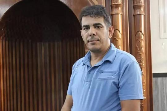 سلطات الاحتلال تُسلم الشاب المقدسي خالد أبو تايه قراراً بالإبعاد عن المسجد الأقصى لمدة 6 أشهر