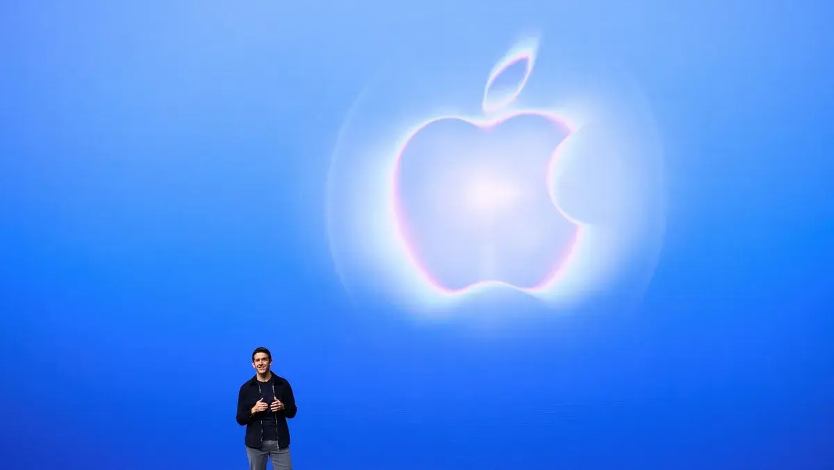 أبل تكشف عن iPhone 18 Pro وأول هاتف قابل للطي وتدفع بالذكاء الاصطناعي إلى قلب أجهزتها