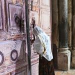 دعوات لفتح كنيسة القيامة قبيل عيد الفصح