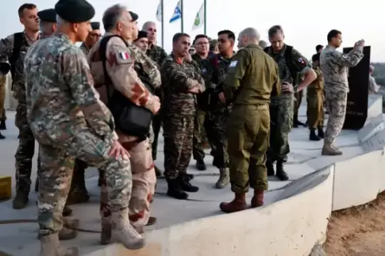 صحيفة عبرية: وصول أول دفعة من قوة دولية تمهيدًا لنشرها في غزة