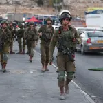 الضفة الغربية.. قوات الاحتلال تقتحم بلدة المغير وتعتقل 6 مواطنين من جنين