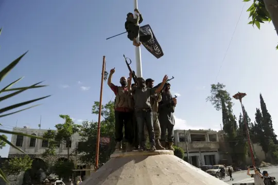 كاتس يزعم أن قوات سورية تفكر في التوغل بالجولان