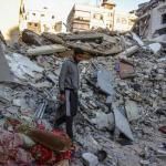 الاحتلال ينسف مباني ويشن قصفاً بمناطق مترفقة بقطاع غزة