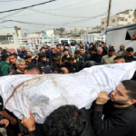 ثلاثة شهداء بينهم متأثر بجروحه في غزة وتواصل قصف الاحتلال