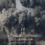 الاحتلال يواصل خرق وقف النار مع بداية 2026: قصف مدفعي يستهدف مخيم جباليا