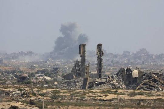 الاحتلال يكثف القصف المدفعي وإطلاق النار في عدة مناطق بغزة