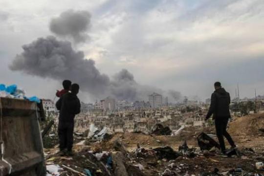 إصابة طفل برصاص الاحتلال وقصف مدفعي يستهدف مناطق متفرقة في غزة