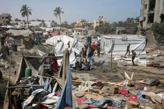اطلاق نار مكثف واستهداف خيام النازحين في غزة