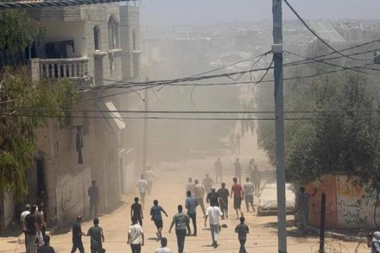 شهيدان في قصف إسرائيلي استهدف مواطنين وسط قطاع غزة