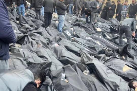 إعلام عبري: عناصر أجنبية بدأت بتسليح المتظاهرين في إيران