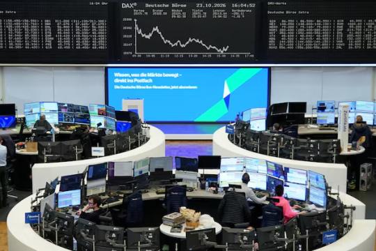 الأسهم الأوروبية تسجل أكبر خسارة أسبوعية منذ سبتمبر وسط اضطرابات فرنسا وارتفاع النفط