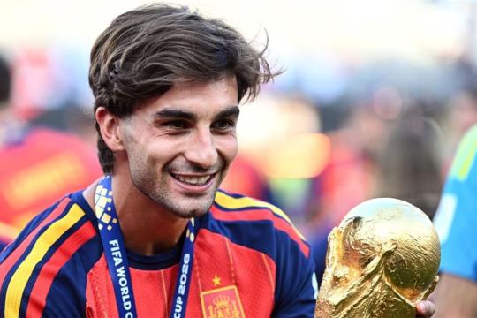 فيران توريس يقترب من الانتقال إلى باريس سان جيرمان مقابل 55 مليون يورو