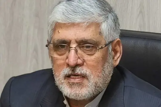 لبنان يسحب اعتماد السفير الإيراني المعين في بيروت ويمنحه حتى الأحد للمغادرة