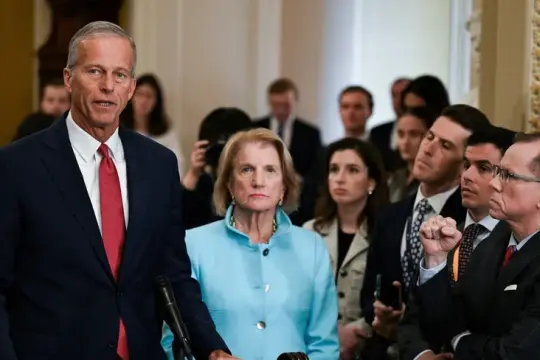 الجمهوريون يرفضون عرض الديمقراطيين لإنهاء الإغلاق الحكومي في الولايات المتحدة