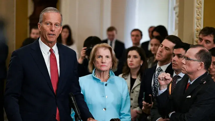 الجمهوريون يرفضون عرض الديمقراطيين لإنهاء الإغلاق الحكومي في الولايات المتحدة