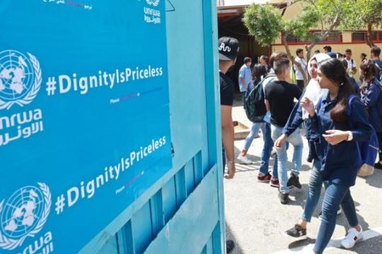 غضب واسع في لبنان بعد توقيف معلم في “أونروا” وإجراءات احتجاجية تتصاعد