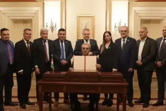 رغم الحاجة الملحّة.. الاحتلال تُعرقل عمل إدارة غزة الجديدة