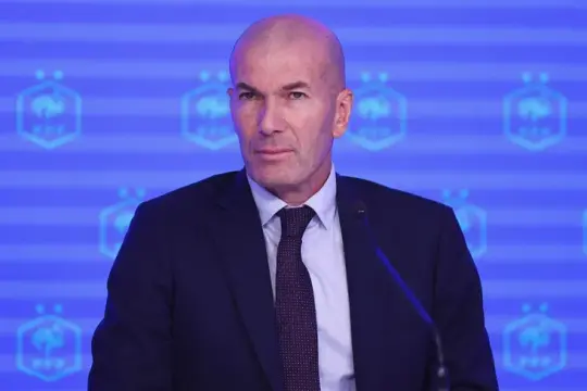 زيدان يجهز مفاجآت في قائمة منتخب فرنسا.. وظهير لانس على أعتاب «الديوك»