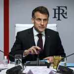 إيران تطلق سراح المواطنين الفرنسيين سيسيل كولر وجاك باري بعد ثلاث سنوات ونصف