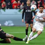 بايرن ميونيخ يتعادل بتسعة لاعبين مع ليفركوزن ودورتموند يقلص الفارق في البوندسليغا