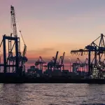 الاتحاد الأوروبي يحذر من تجاوز رسوم ترمب الجديدة حدود الاتفاق التجاري مع واشنطن