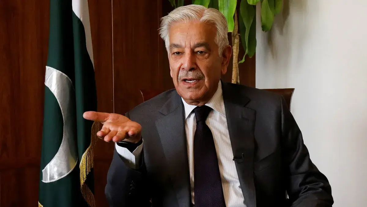 وزير الدفاع الباكستاني يهاجم إسرائيل ويصفها بـ”لعنة على الإنسانية”