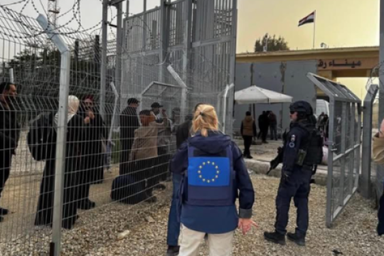 106 مسافرين عبروا معبر رفح بين مغادرين وعائدين