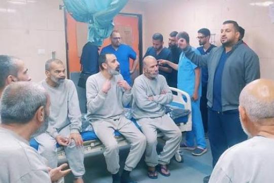معظمهم عمال.. الاحتلال يفرج عن 12 معتقلاً من غزة