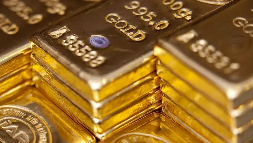 الذهب يواصل التذبذب مع صعود النفط بعد هجمات إيرانية على ناقلة كويتية وتهديدات أميركية للبنية التحتية