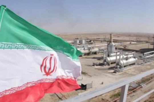 أسعار النفط تتجاوز 103 دولارات بسبب توتر مضيق هرمز