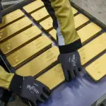 الذهب يتراجع وسط تذبذب الأسواق وتضارب التصريحات حول الحرب في الشرق الأوسط