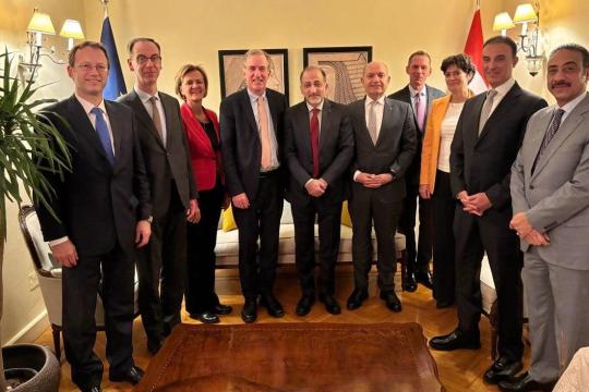 وفد عربي يطلع الاتحاد الأوروبي على خطورة الانتهاكات الإسرائيلية بحق الفلسطينيين