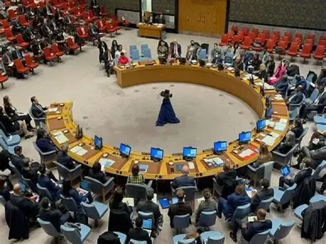 دعم دولي وعربي أميركي لمشروع القرار والفصائل الفلسطينية تحذر من نزع السلاح