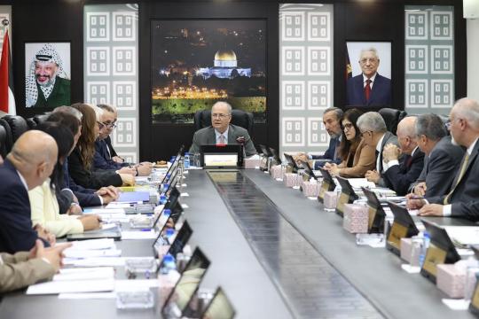 الحكومة الفلسطينية تحذّر من تصعيد الاحتلال في القدس وتدين قانون إعدام الأسرى