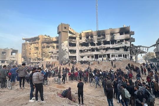 مجمع الشفاء يرمم مبنيين جديدين بعد الدمار ويعيد تشغيل 300 سرير