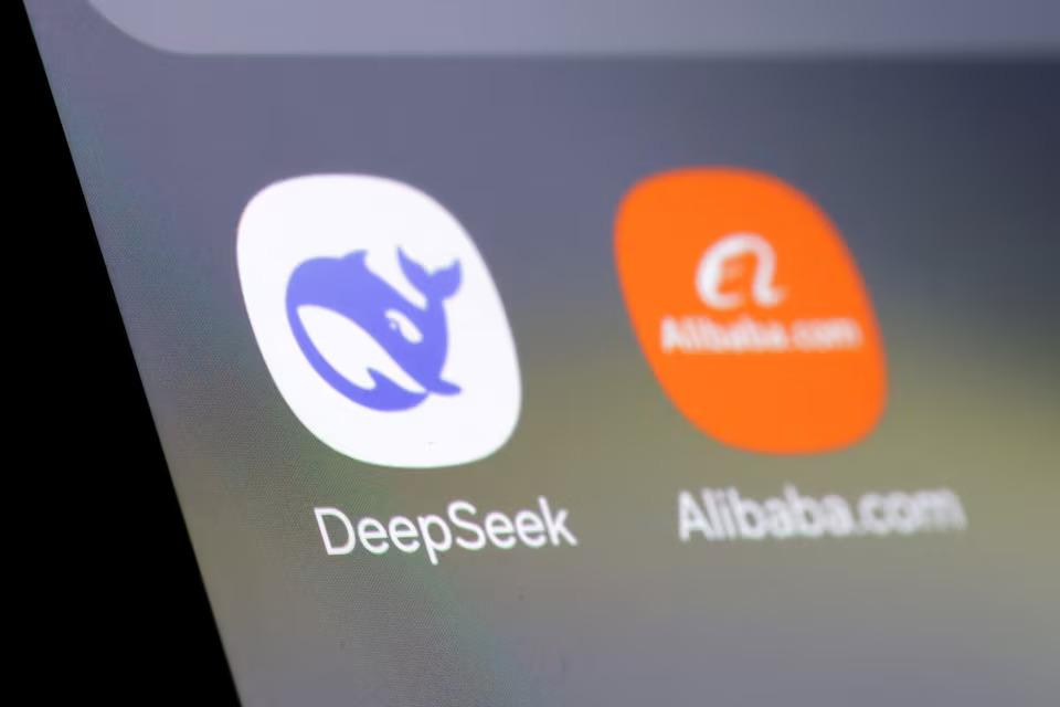 مسؤولون أميركيون: شركات صينية استخدمت تقنية «التقطير» للاستفادة من نماذج أميركية متقدمة قبل قمة مرتقبة بين ترامب وشي