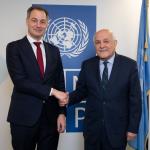 منصور يبحث مع رئيس برنامج الأمم المتحدة الإنمائي الأوضاع الإنسانية في قطاع غزة