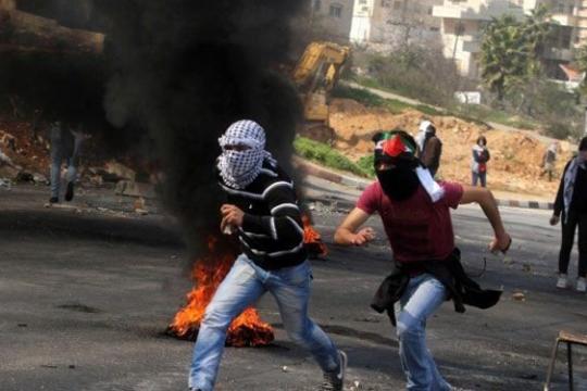 24 إصابة خلال اقتحام إسرائيلي واسع لمخيم قلنديا وكفر عقب شمال القدس