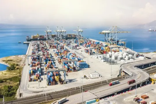 الطاقة الإماراتية: منظومة الإمداد والنقل تعمل بكفاءة ومرونة عالية