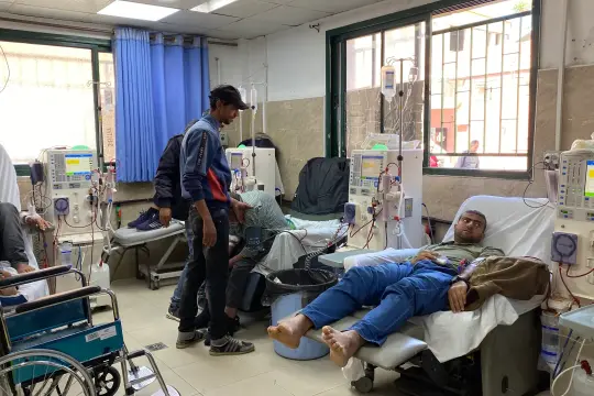 نفاد الزيوت يهدد بإطفاء مولدات مستشفيات غزة وتعريض حياة المرضى للخطر