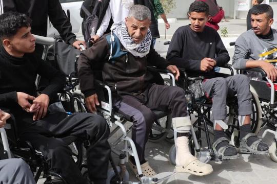 الإغاثة الطبية: وفاة 2027 مريضًا في غزة أثناء انتظار العلاج والإجلاء
