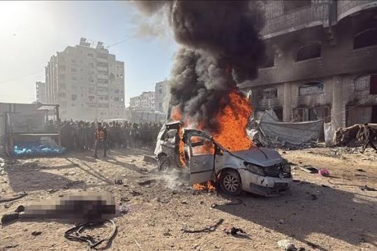 شهيد ومصابون بغارة إسرائيلية على مركبة بحي الشيخ رضوان في غزة