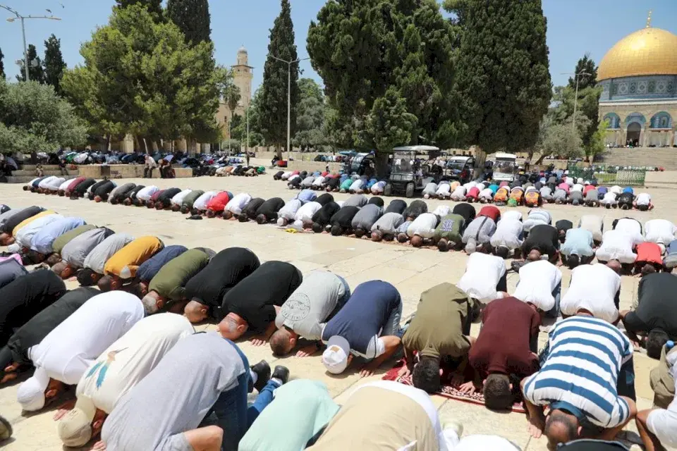 وسط إجراءات أمنية مشددة من جيش الاحتلال