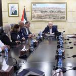 رئيس الوزراء يبحث مع نقابات العمال واقع العمال الفلسطينيين وخطط تعزيز صمودهم