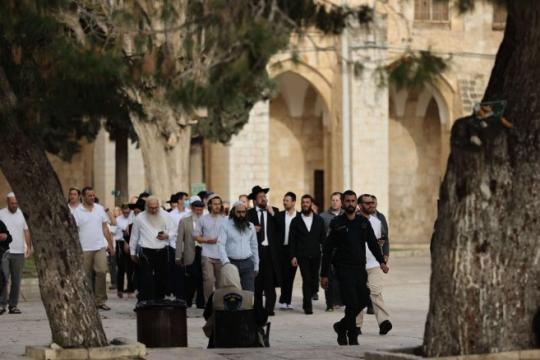حراس الأقصى يُحبطون محاولة مستوطنين إدخال قربان حيواني إلى المسجد
