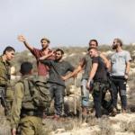 مستوطنون يحرثون أراضي في رام الله تمهيداً للاستيلاء عليها